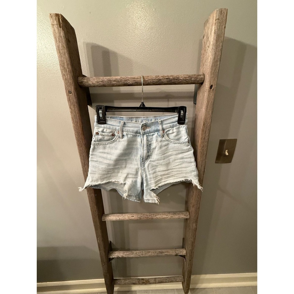 American Eagle Strigid Light Wash Frayed Hem Denim Shorts Women 000 - Picture 2 of 7